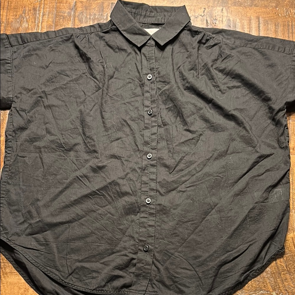 Everlane short sleeve shirt